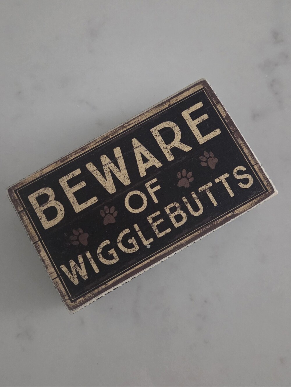 Primitives by Kathy "Beware of Wigglebutts" Box Sign